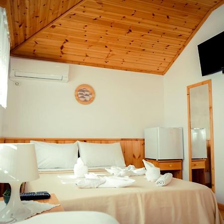 Hotel Domino Gjirokastër Buitenkant foto