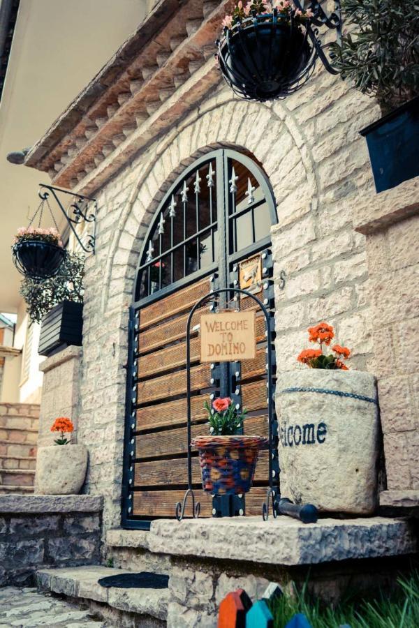 Hotel Domino Gjirokastër Buitenkant foto