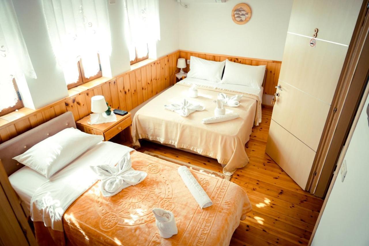 Hotel Domino Gjirokastër Buitenkant foto