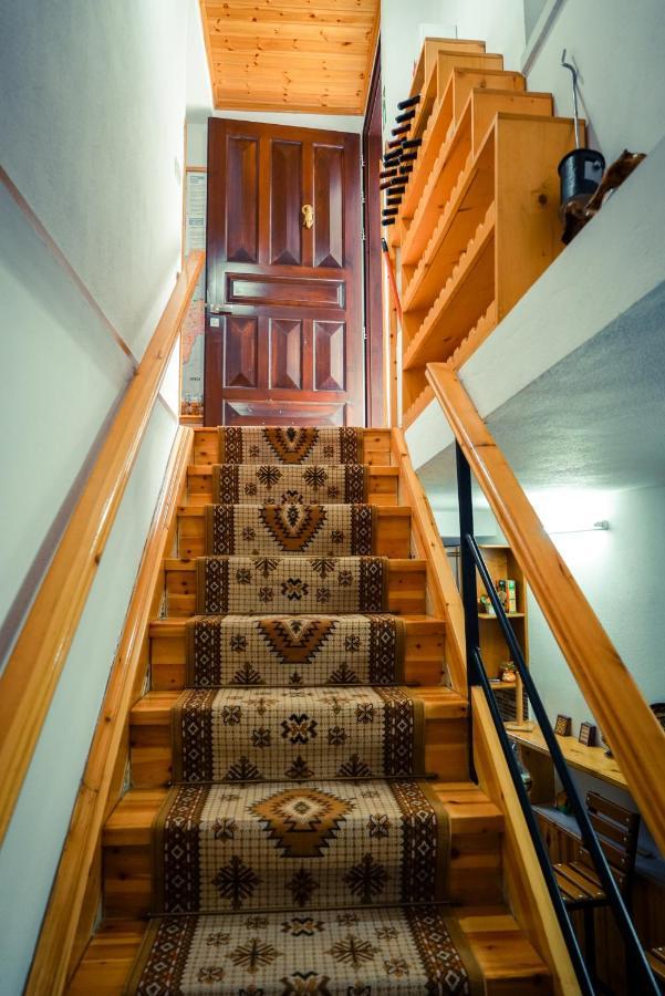 Hotel Domino Gjirokastër Buitenkant foto