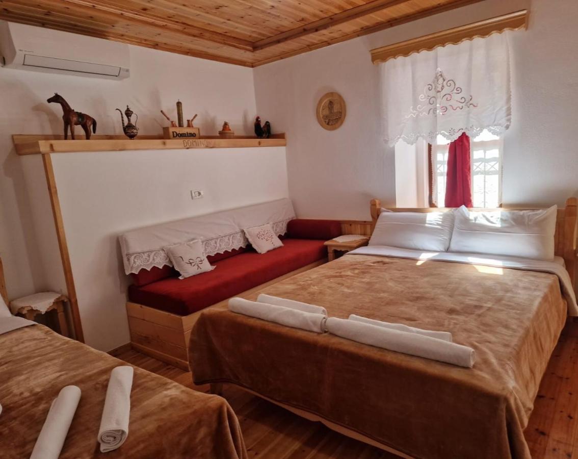 Hotel Domino Gjirokastër Buitenkant foto