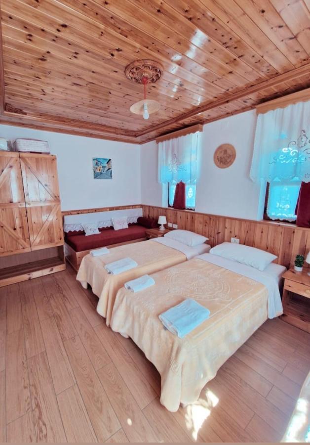 Hotel Domino Gjirokastër Buitenkant foto
