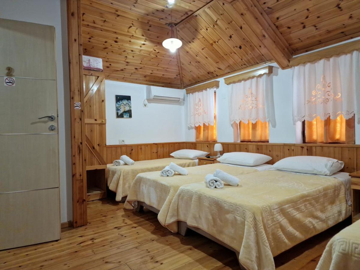 Hotel Domino Gjirokastër Buitenkant foto