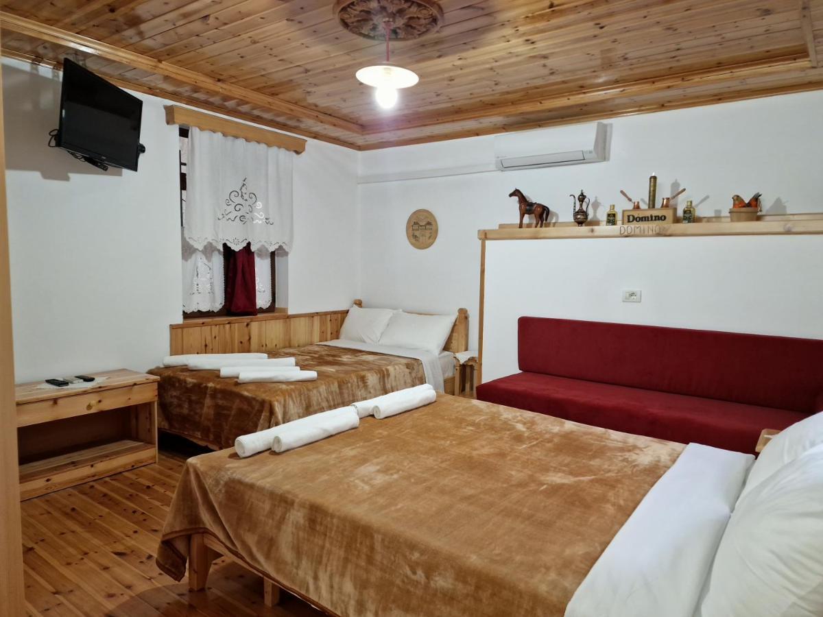 Hotel Domino Gjirokastër Buitenkant foto