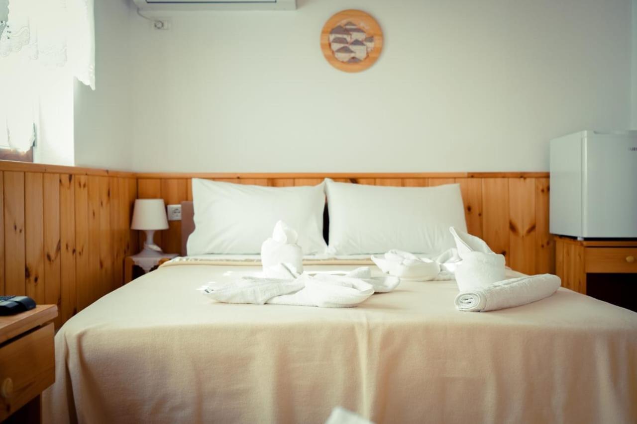 Hotel Domino Gjirokastër Buitenkant foto
