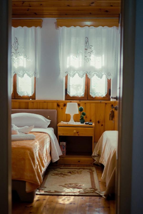 Hotel Domino Gjirokastër Buitenkant foto