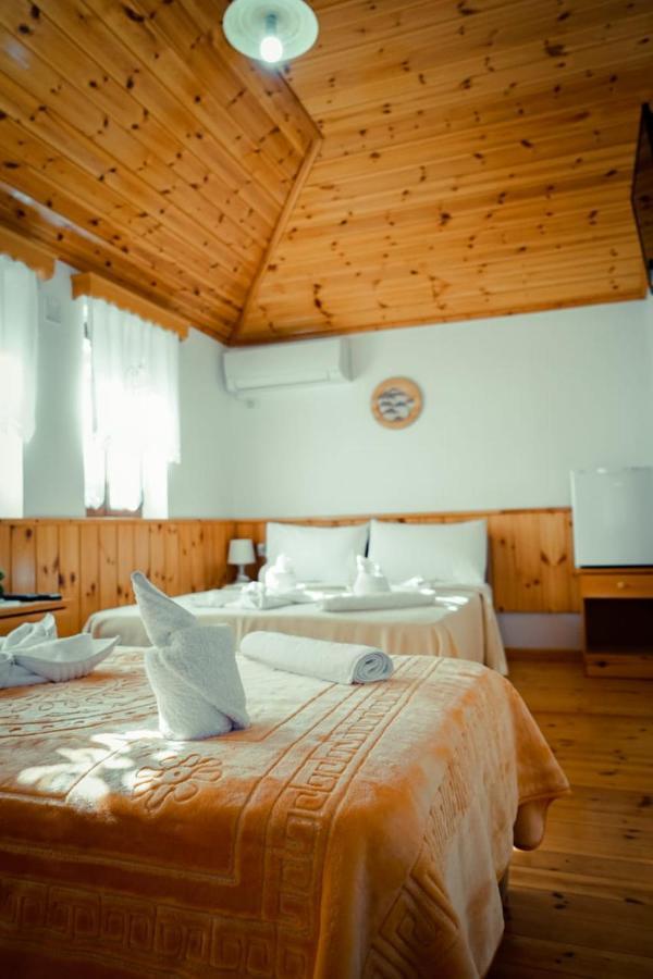 Hotel Domino Gjirokastër Buitenkant foto