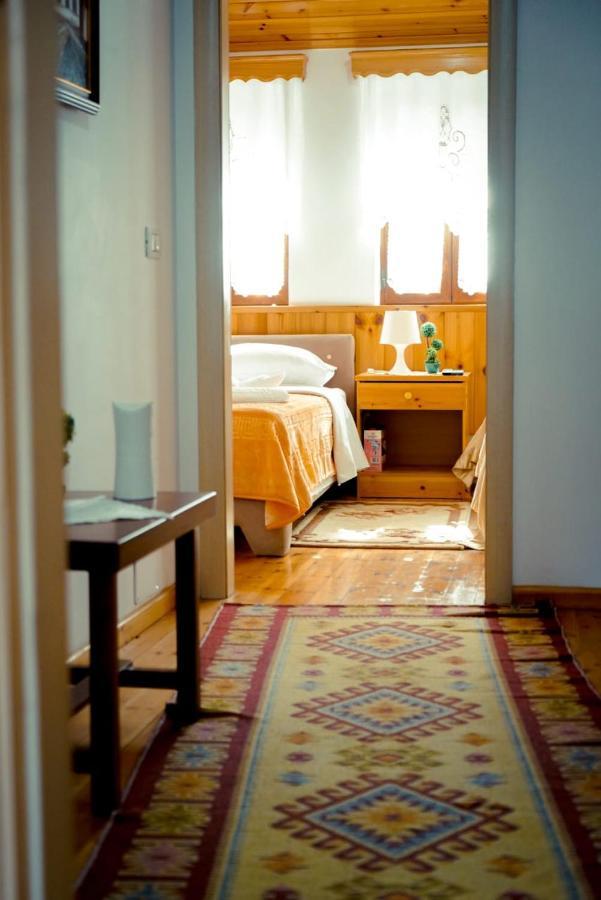 Hotel Domino Gjirokastër Buitenkant foto